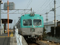 上泉駅と列車
